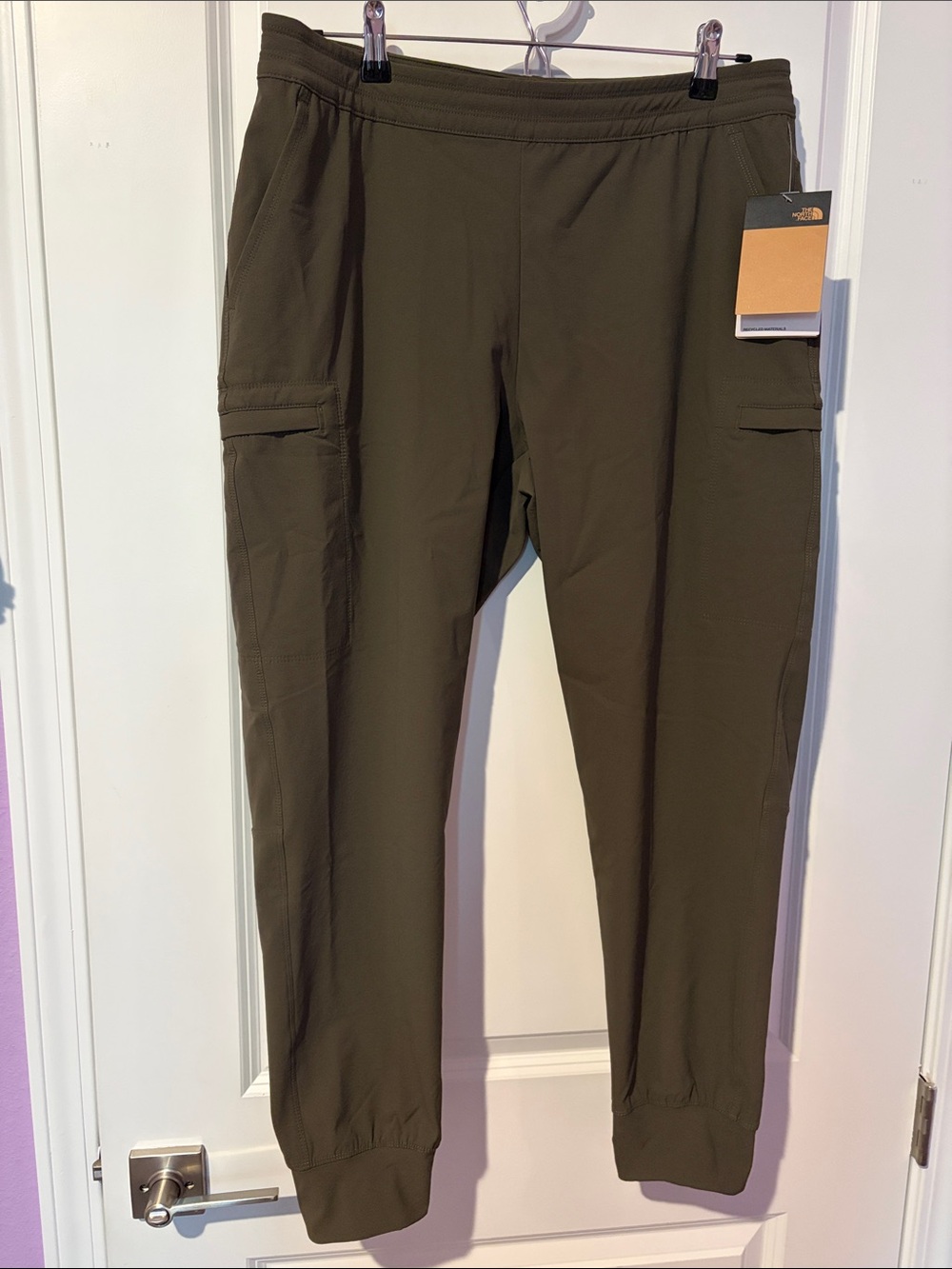 NWT 💚The North Face Women’s  Olive Green Laterra Utl Jogger. Size Large-Regular